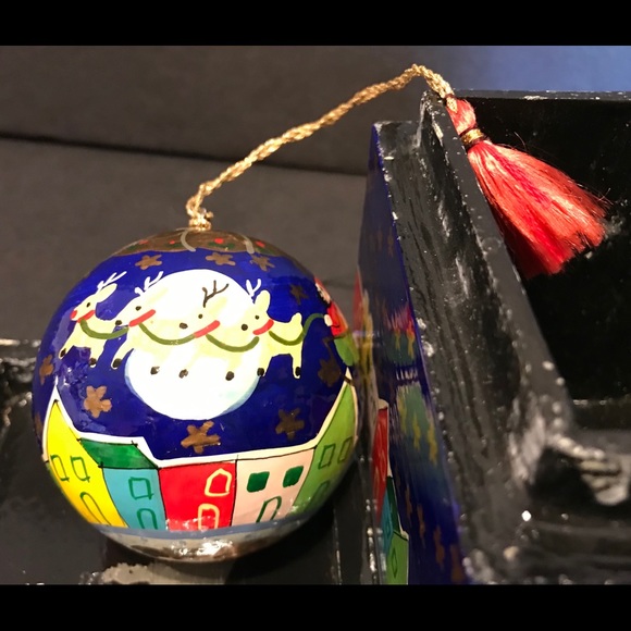 Vintage Wooden Box Hand Painted with Matching Wooden Ornament Made in India. - Picture 6 of 12